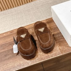 프라다  여성용 뮬 F0913-2