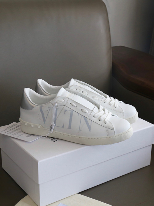 발렌티노 남여공용 스니커즈 V0937-1