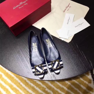 페레가모 17S/S 여성용 플랫 슈즈 556433 네이비