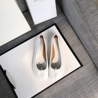 마르지엘라 타비 발렛 플랫 슈즈 190225 에나멜 화이트