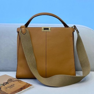 펜디 피카부 X-라이트 미디엄 8BN310-2