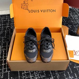 루이비통 여성용 스니커즈  M0579-3