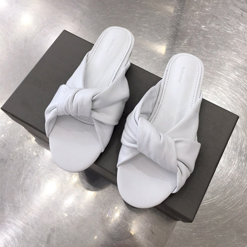 발렌시아가 신상 슬리퍼 604902 화이트