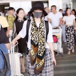 펜디 신상 스카프 FD70228-1