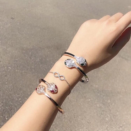 불가리 신상 팔찌 B70596