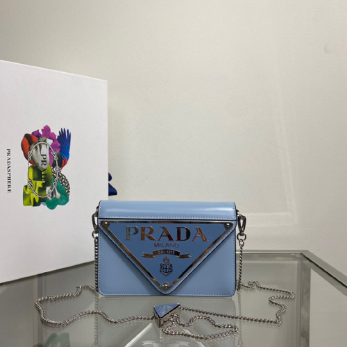 프라다 맥시 트라이앵글 로고 체인 숄더백 1BH189 블루
