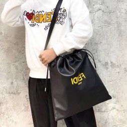 펜디 신상 남여공용 가죽 크로스백 95F8366 라지 블랙