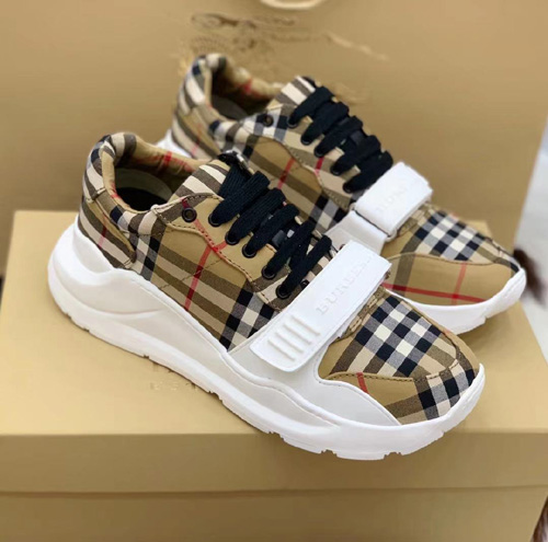 버버리 신상 로우탑 스니커즈 80109642