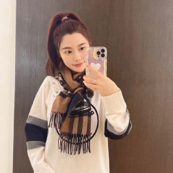 버버리 신상 스카프 BB3659