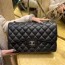  샤넬 클래식 점보백 라지 플랩백 A58600 캐비어 블랙 은장