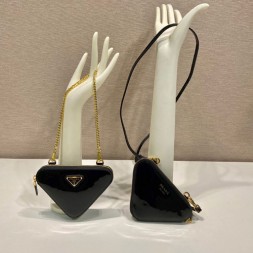 프라다 트라이앵글  미니 크로스백 1NR015 유광 블랙
