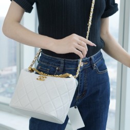  샤넬 스몰 호보백 AS3242 화이트