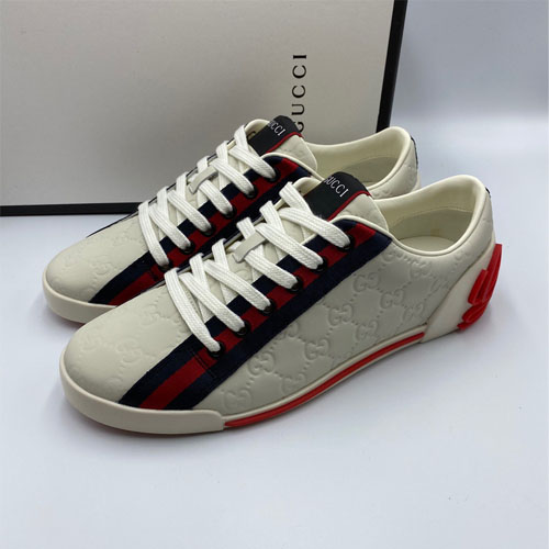 구찌 남성용 신상 스니커즈 620293