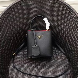 프라다 두블레 버킷백 스몰 1BA217 블랙