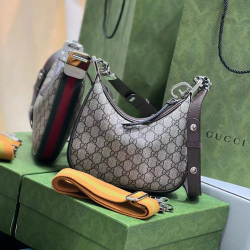 구찌 GG 수프림 아따슈 스몰 숄더백 699409