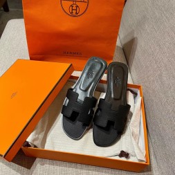 에르메스 오란 샌들 H35110-18 (한치수 작게 나옴)