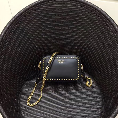 프라다 다이어그램 숄더백 1BH103 블랙