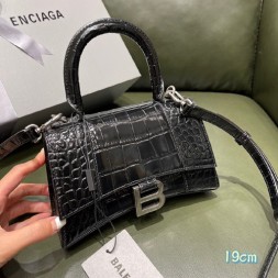 발렌시아가 아워글래스 탑 핸들 백 XS 592833 악어무늬 블랙 은장