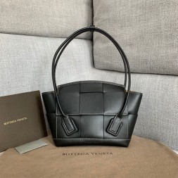 보테가 프렌치 카프 아르코 33 백 575943 민자 블랙