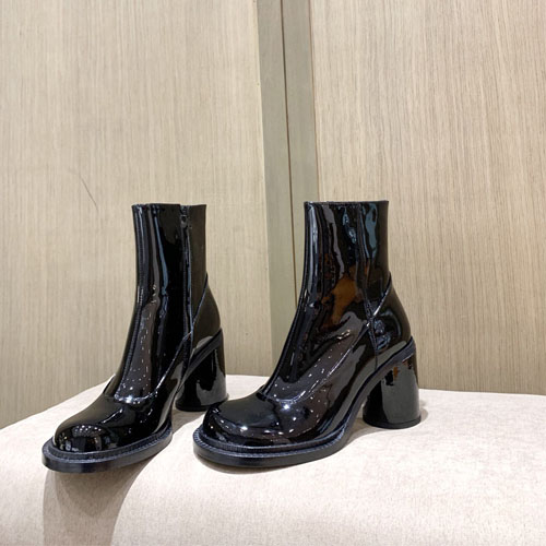 메종 마르지엘라 신상  앵글부츠 190212 에나멜 블랙