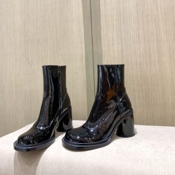 메종 마르지엘라 신상  앵글부츠 190212 에나멜 블랙