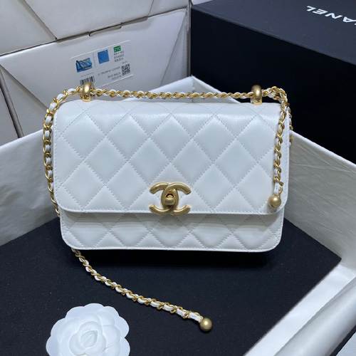 샤넬 골드볼 미디엄 플랩 체인백 AP2649 카프스킨 화이트