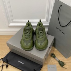 발렌시아가 남여공용 신상 트리플S  653818-5