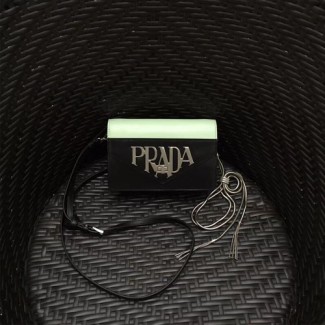프라다 신상 가죽 숄더백 1BD101 블랙&그린