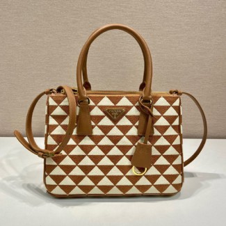 프라다 자수 패브릭백 1BA863