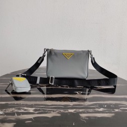 프라다 테수토 멀티 스트랩 호보백  2VH113 그레이