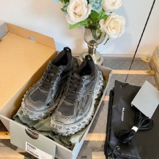 발렌시아가 남여공용 운동화 656068-3