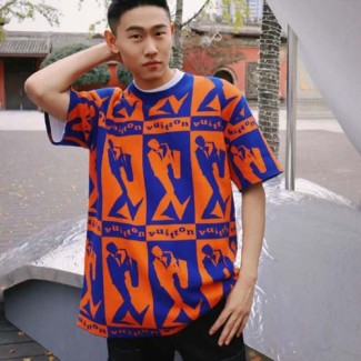 루이비통  남여공용  반팔  M10219