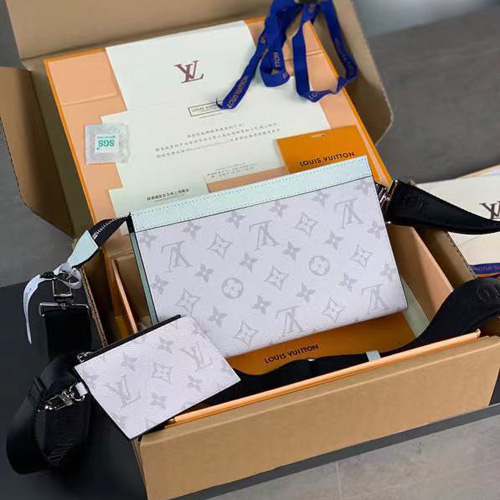 루이비통 가스통 웨어러블 월릿 M81018