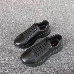 프라다 남성용 신상 스니커즈 F0690