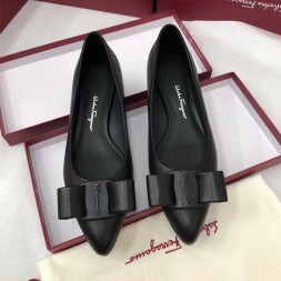 페레가모 신상 로퍼 F38089 블랙