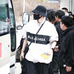 발렌시아가 남여공용 재킷 528815-2