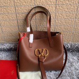 발렌티노 미듐  쇼퍼백 TW2B0G11 브라운