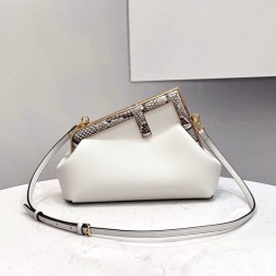 펜디 퍼스트 스몰 클러치백 숄더백 8BP129 화이트