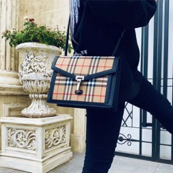 버버리 스몰 빈티지 체크 가죽 크로스바디 백 80063611 블랙