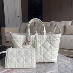 디올 TOUJOURS 미디엄 백 M2821 화이트