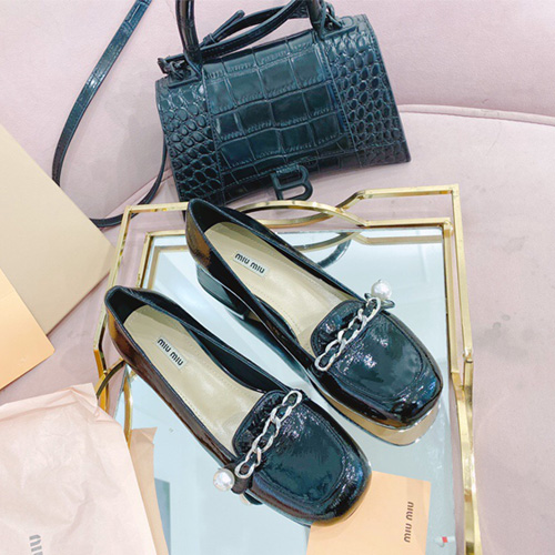 미우미우 신상 로퍼 57208 블랙