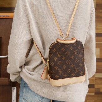 [ VVIP ] 루이비통 알마 백팩 M47132