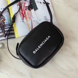 발렌시아가 에브리데이 카메라백  489809 블랙