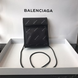 발렌시아가 익스플로러 파우치 스트랩 백 936801 나일론 블랙