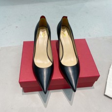 발렌티노 신상 펌프스 RY2S0B31 블랙