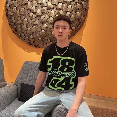 루이비통  남여공용 반팔  M10175