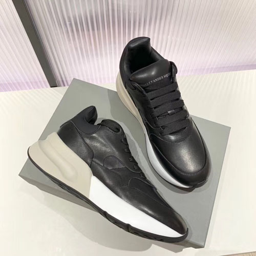 알렉산더맥퀸 남여공용 오버사이즈 러너 533709 블랙