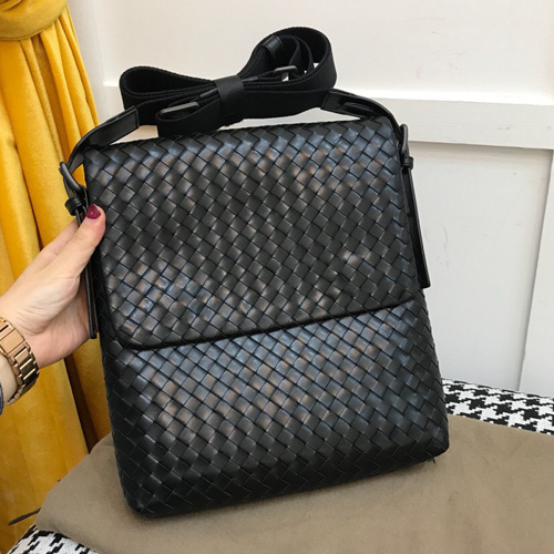 보테가 신상 크로스백  V9632 블랙