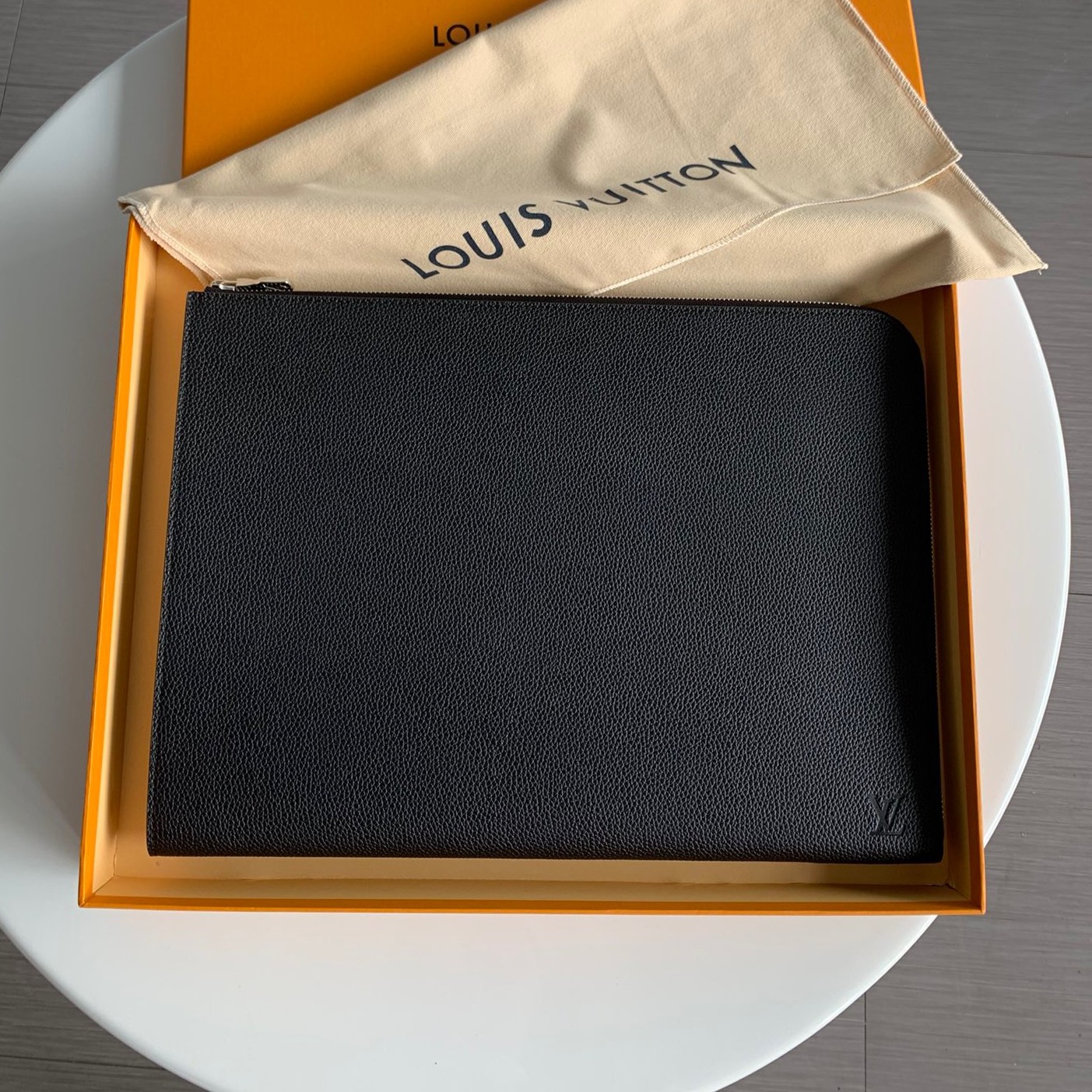 루이비통 포쉐트 주르 GM 토뤼옹 M67768