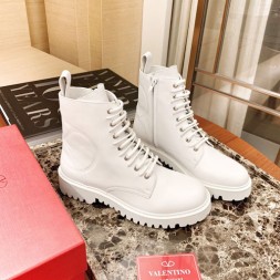 발렌티노 신상  앵글 부츠 RY2S0B28 화이트